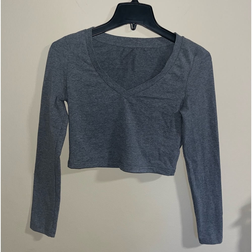 NFS !!!Cropped v neck long sleeve top